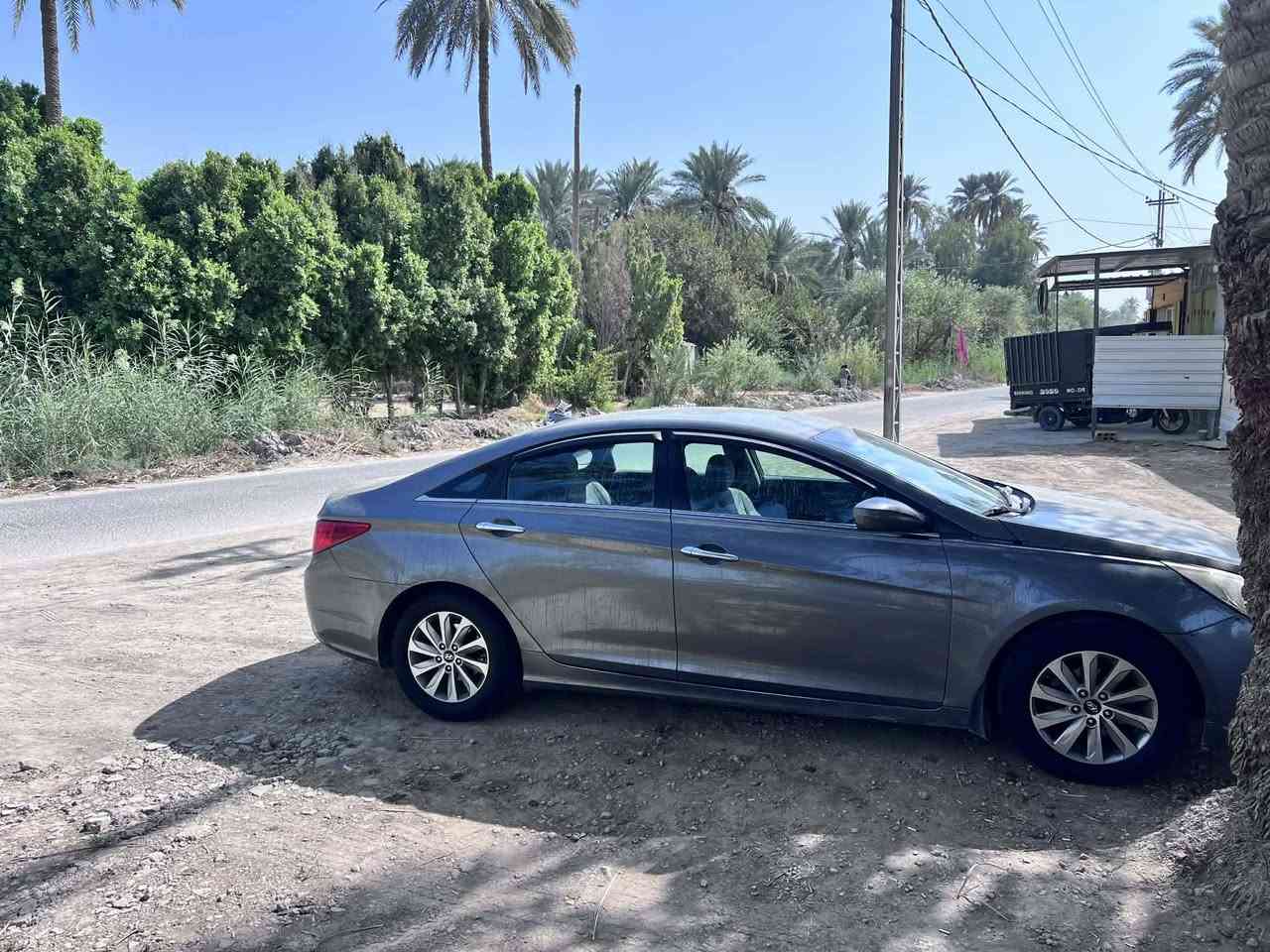 السلام عليكم سوناتا موديل 12وارد امريكي سياره جاهزه نقص بس تبريد السعر 105وبيه مجال مكينه 2400العنوان طويريج ملاحظه السياره كلين ***********
