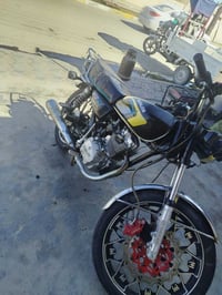 للبيع سيفان موديل ويل الجدام اعوج ول شاشه طافيه  25محرك مفتوح نشاط فول...