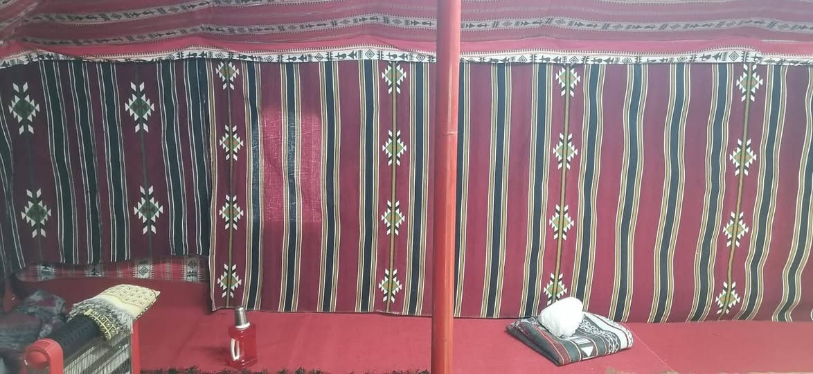 خيمة للبيع 🔴
طول 8م  عرض 6م  
سعر مليون ونص
للتواصل والاستفسار ***********
