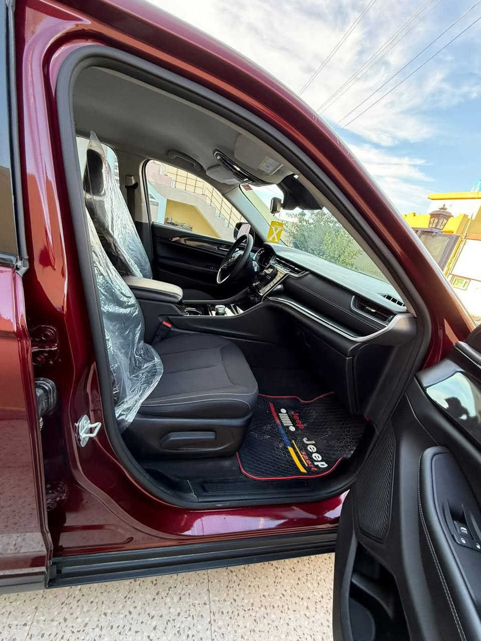 للبيع او مراوس بجارجر جيب جراند شيروكي / لاريدو موديل 2023 امريكي حادثها جاملغ امامي صبغ وبارد بدون صبغ بالجاملغ الخلفي وبيها مقدار اقل من ربع الباب مالت السايق صبغ اثر طخه هنا بالعراق السياره جديده كلش ولون ورقم مميز بغداد ماشيه حاليا 29 الف جاهزه على اخر حبايه للبيع او مراوس سعرها 285 وبيها مجال بسيط مكاني ناصريه سوق الشيوخ


**إذا كنت صاحب هذا الإعلان وتريد حذفه لأي سبب، رجاءا أرسل رسالة إلى الدعم الفني**