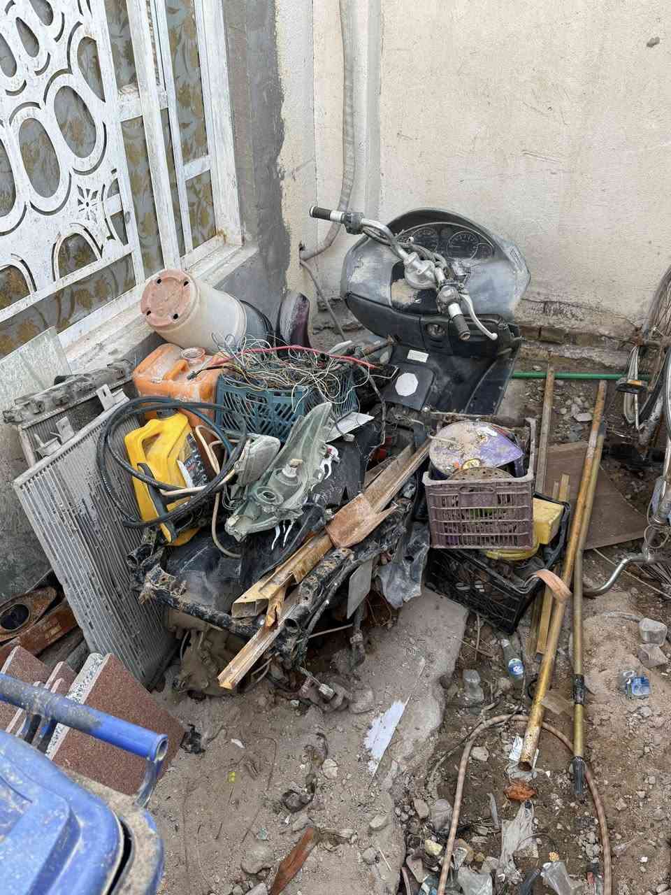 فورزا 08 عدد ثنين وحده مفصخه والثانية جفتتهه وكطعت نار وتركتها ابيعهن كوم حديد مكاني بصره السعر 300 وبي مجال قليل للاتصال ***********
