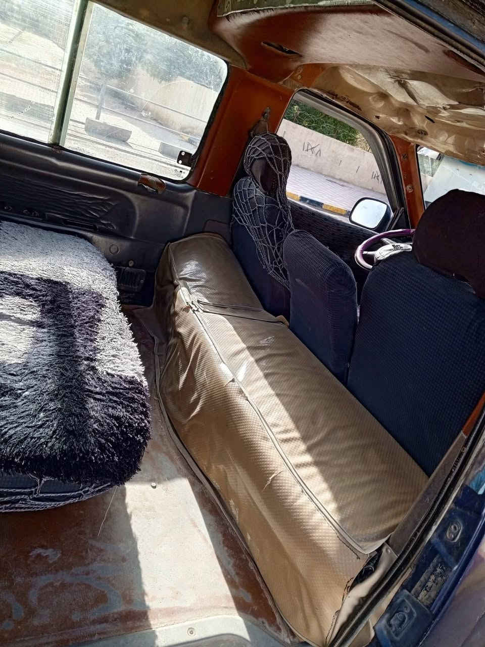 السلام عليكم بريجو موديل 96 سياحي السنويه بث 28 بشهر ال 5 تسقط  بسمي السنويه تحويل السياره هزه جديده مكينه كير اكسن حداديه فول السياره جاهزه مكان نجف كوفه السعر 55 وبيه مجال موبايل ***********
