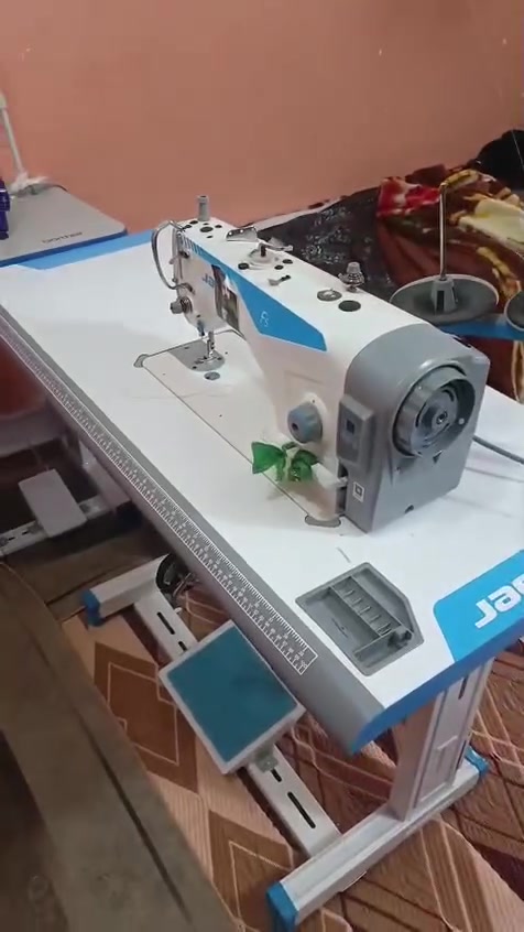مكاينه خياطه جديد مستعمل اسبوع واحد نوعه المكاين افوره جاك والثانيه جاك السعر خاص
التواصل عله رقمه ***********
