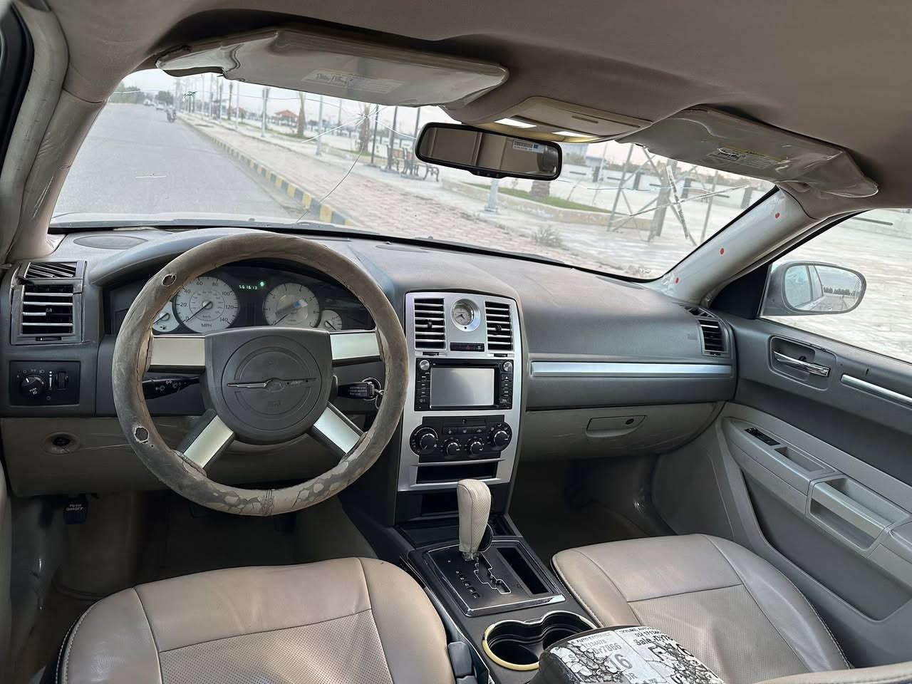 السلام عليكم 
سيارة اوباما 2010 أربيل
سنوية ساقطة
ماكينة كير
حدادة وتخم تاير جاهزة من كلشي 
السعر 130 
***********
***********
المكان العمارة المجر الكبير
