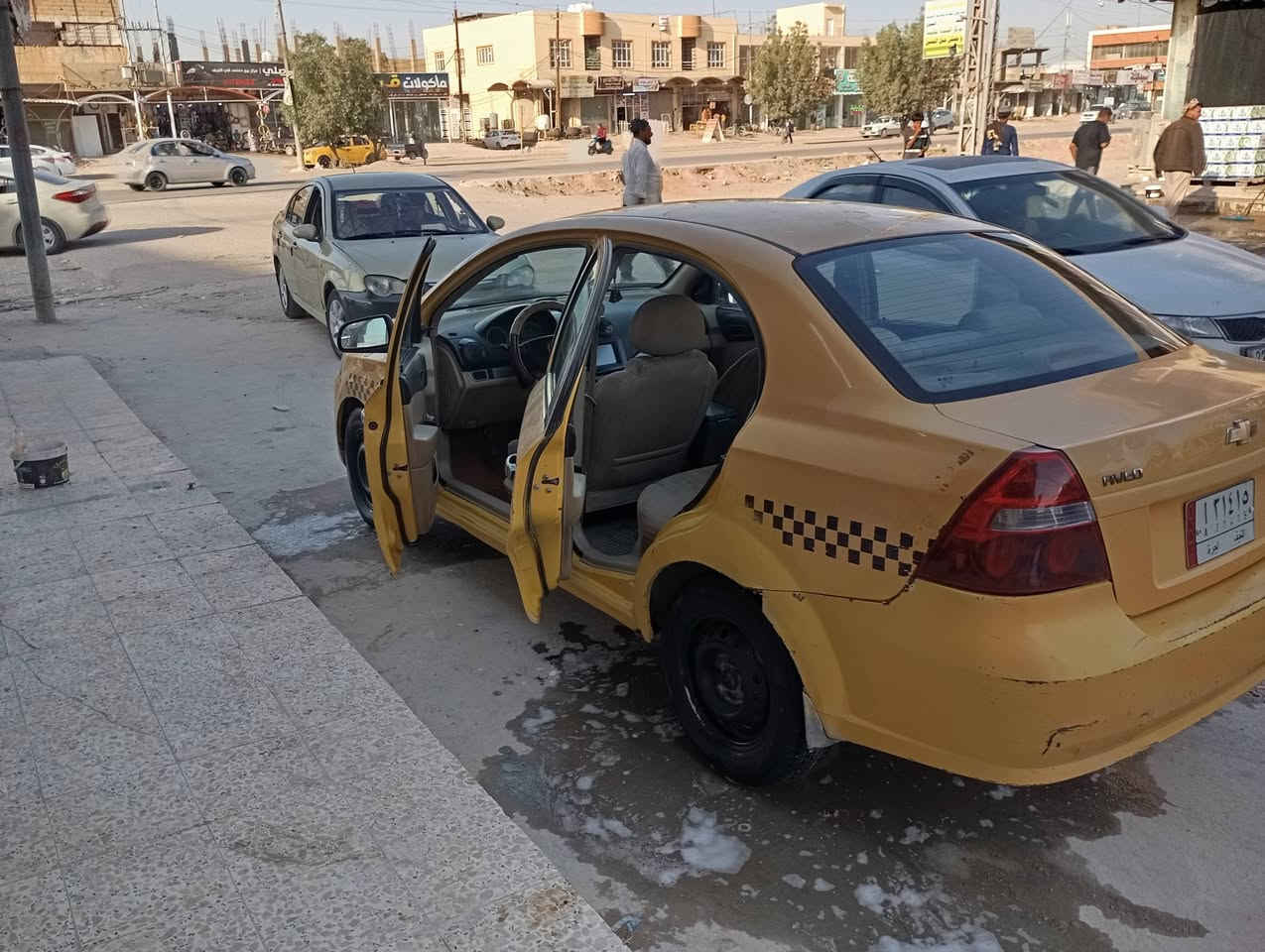 سلام عليكم سياره افيو موديل 2009 خليجي كير مكينه خير من لله تبريد شغال كل كهربائيات شغاله سعر 50 وبيهه مجال الرقم *********** عنوان النحف
