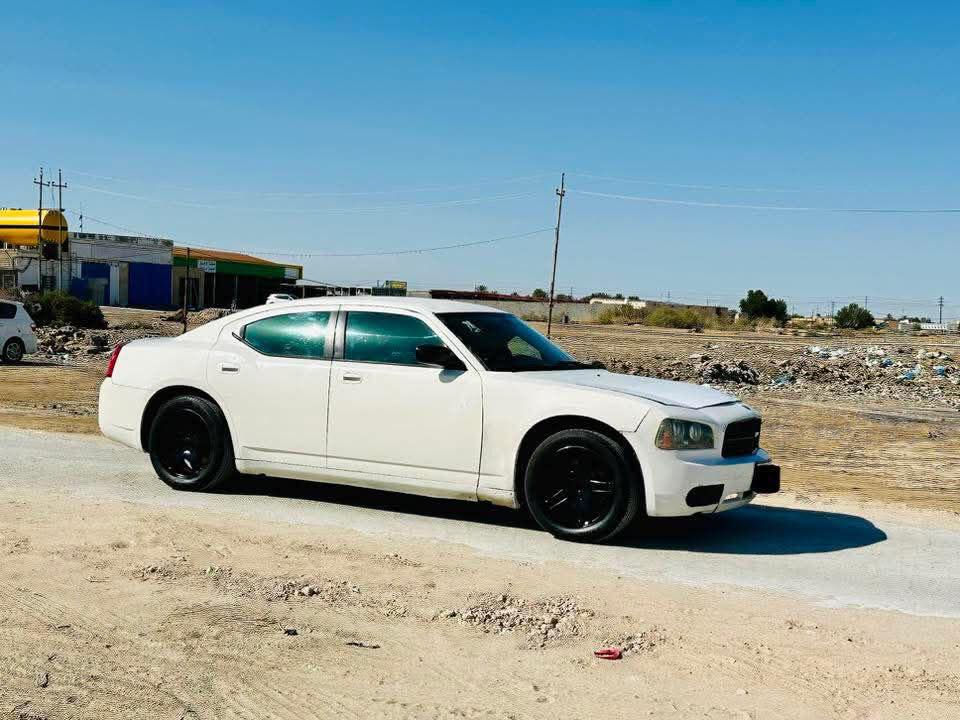 جارجر  ادوات مديل. 10 سياره جاهزه محرك ٣٦٠٠
خليجي
كصه جنطه 
تبريد تدفئه
متومه اصولي سنويه تنتهي٢٠٢٨ سعر 42 وبيها مجال للشراي مكاني البصره

0770 875 2332
