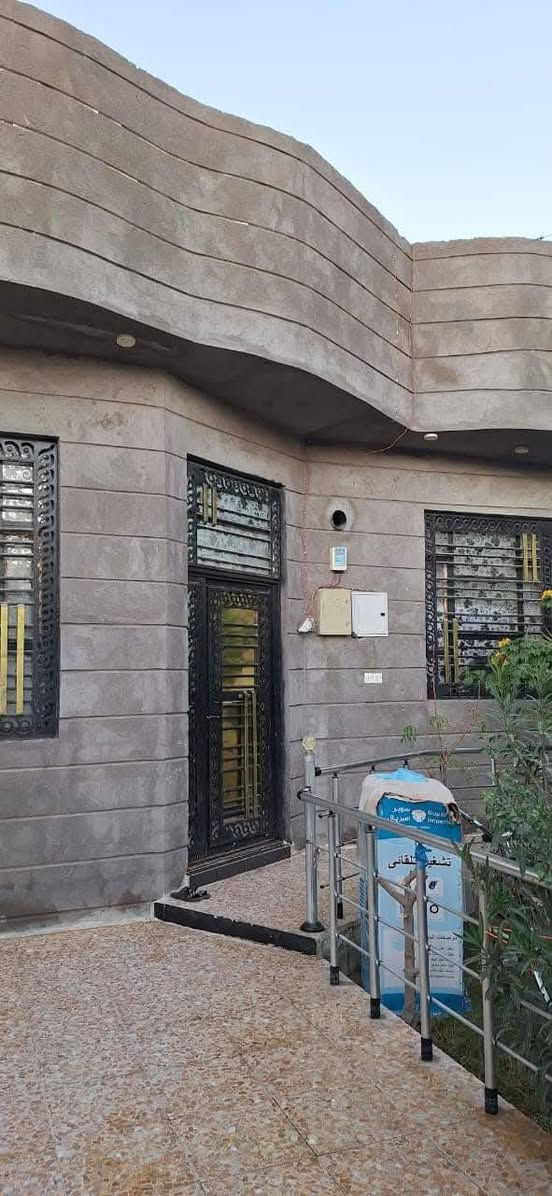 السلام عليكم 🌿
 دار للبيع فيه النعمه مقابيل جامل الرسول الاعظم طابو زراعي عراقي مساحه 200م وفضله مال نهر 50م يحتوي عل استقبال صاله غرفه مطبخ كراج حديقه صحيات خارجيه وداخليه سعره 140 وبيه مجال اي استفسار اتصال او واتساب ***********
