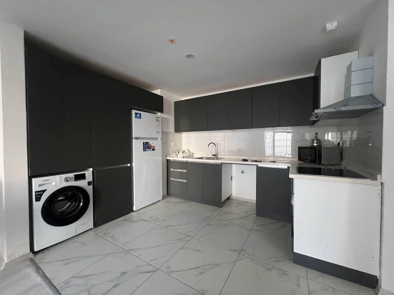 شقة مناسب للبيع سواء للاستثمار او للسكن 
امباير پيريل 
غرف واحد 1+1
واجيهة داخيلي
فول خدمات كهرباء ماء سيكيورتي  
للاستفسار اكثر اتصل على شركة 
📞☎️ 0750 386 1964 korek & whastup أربيل, العراق
