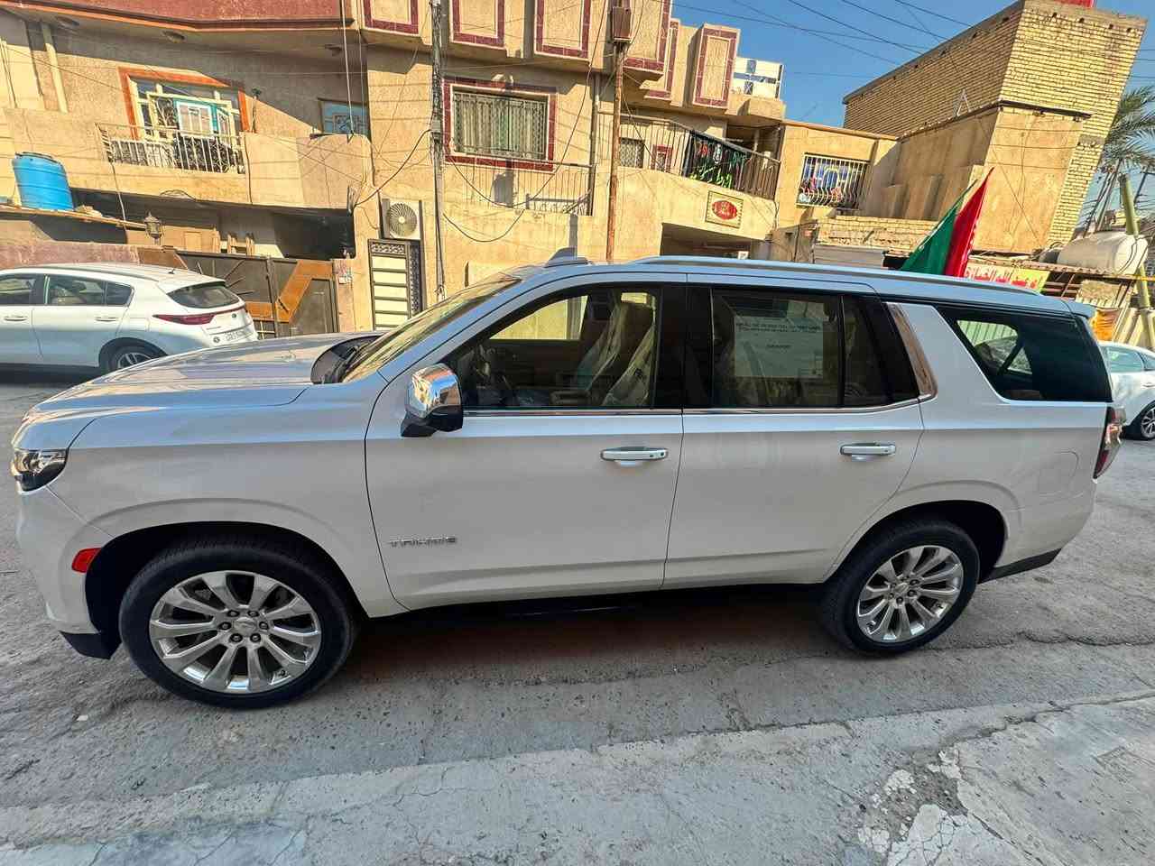السلام عليكم
للبيع تاهو موديل 2021 بريمير فول مواصفات خليجية 

محرك 5300 

السعر 40

بدون صبغ 

***********
