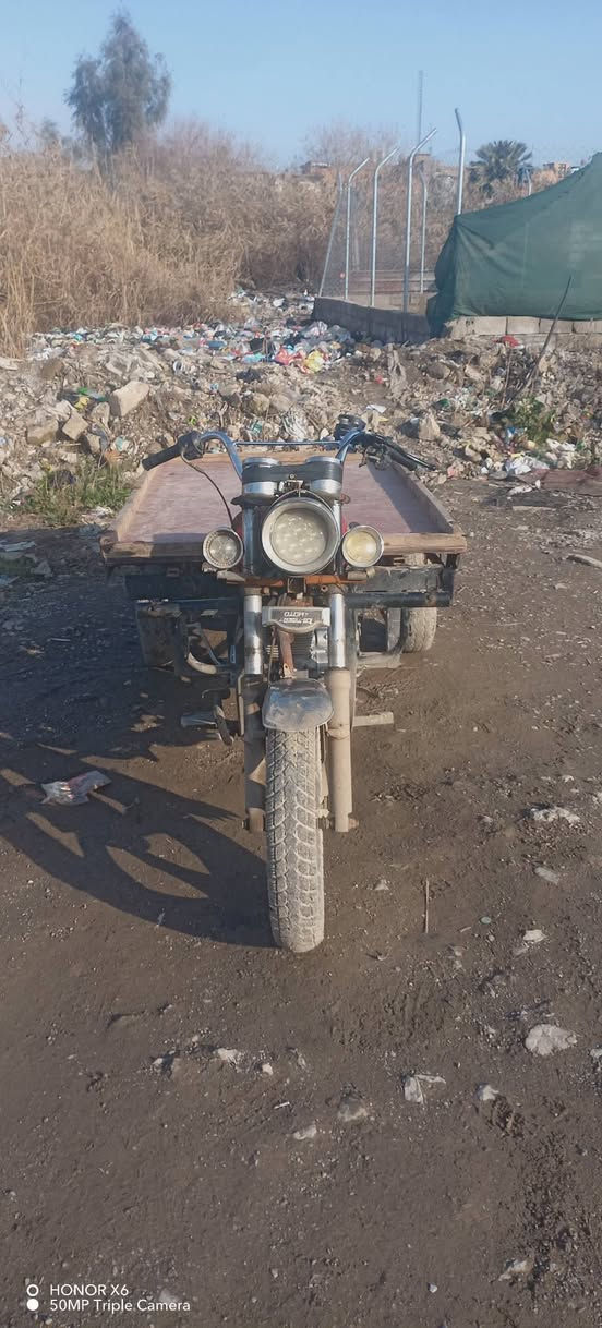 السلام عليكم ستوته للبيع المحرك 25 جاهزه بودي بيها السعر 600 قفل***********
