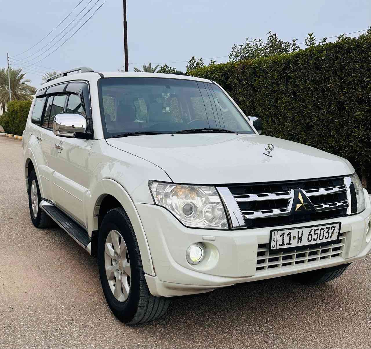 السلام عليكم للاستفسار *********** للبيع باجيرو 2014 حبتور فول موصفات معروفه موصفات الحبتور رقم بغداد باسمي مكفوله من الضربة والصبغ بيها بارد فقط بجاملغ الامامي كير مكينه حداديه كله جديد مكاني بابل مسيب
