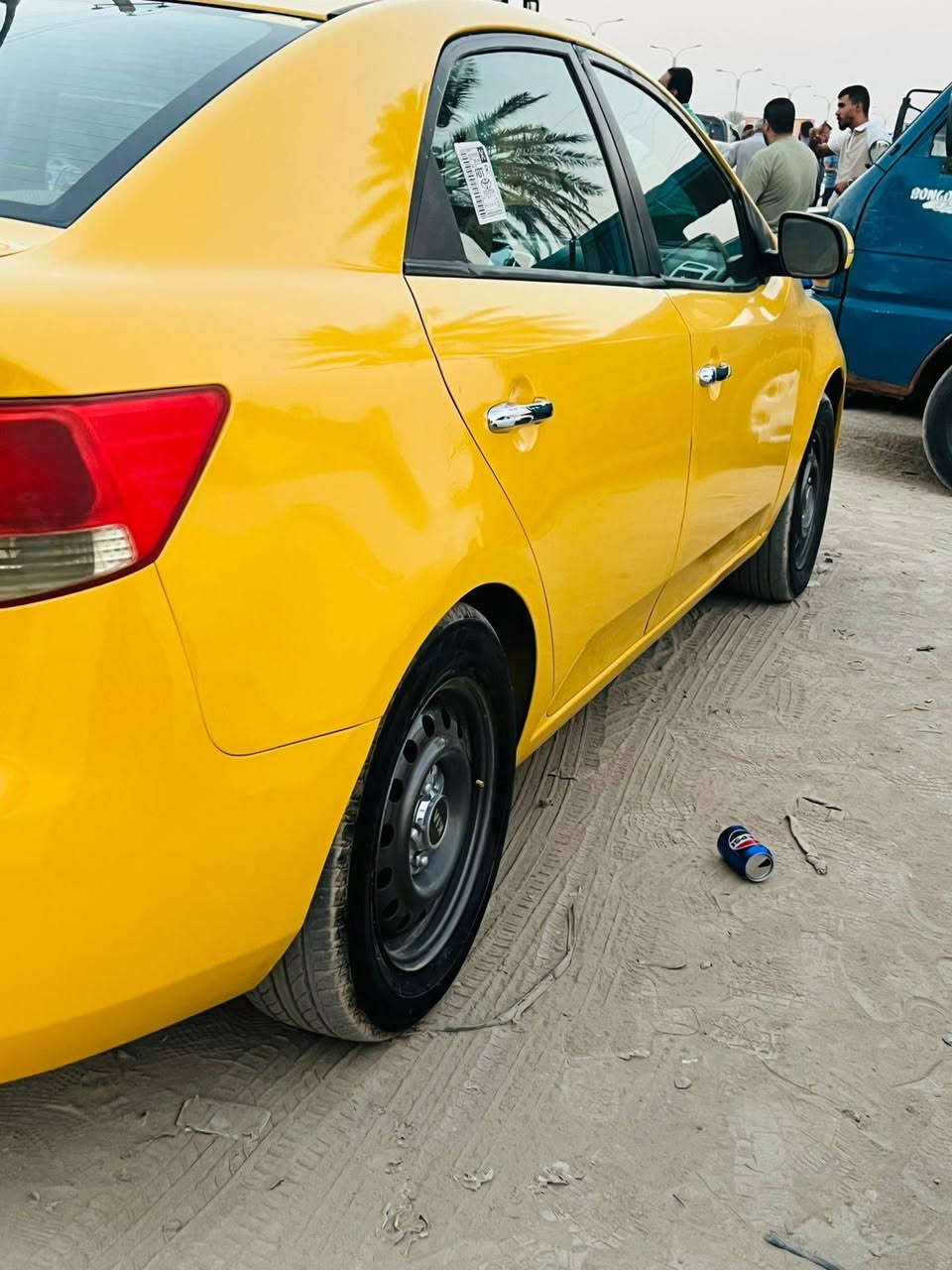 كيا فورتي 13 فول مواصفات لمتد واحد عل واحد رقم بغداد احدثها خشم جاملغ وخشم البنيد بدون دواخل ليبل واحد كير ومكينه شرط الفحص مكاني بغداد مدوشمه ارضيه وسقف وسفاريات وكشن مخمل *********** سعرها 92وبيها مجال
