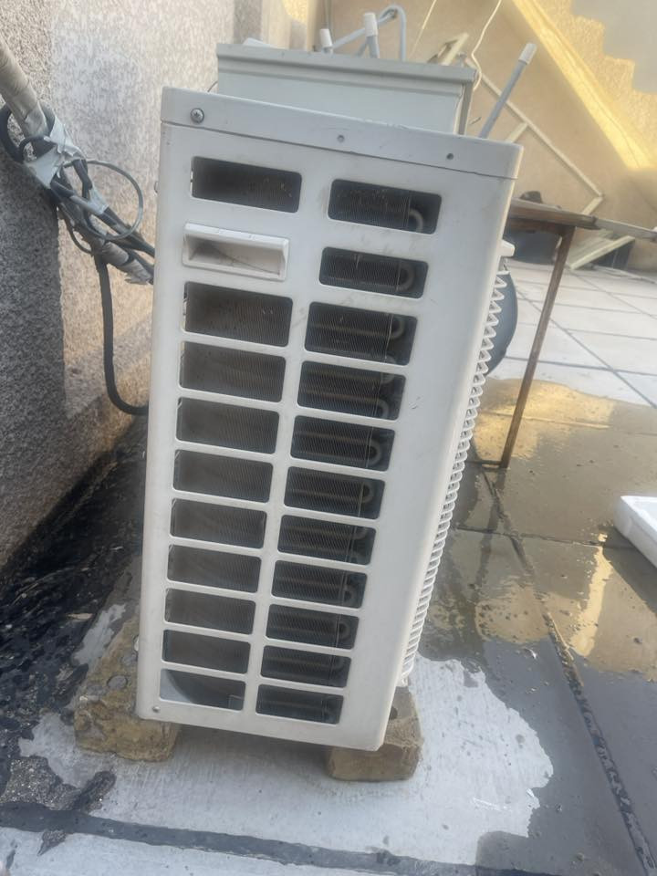 السلام عليكم سبلت توسوت ٢ طن للبيع مثل ما موضح ب الصور تجي تفحص وتقتنع يالله ابيع السعر ب٣٠٠ وبي مجال
المكان بغداد الشعلة 
رقم الهاتف : ***********
