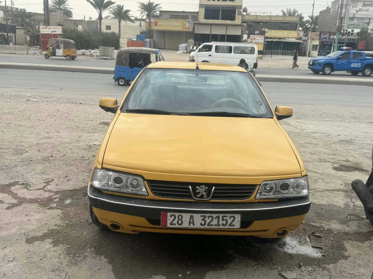 السلام عليكم بيجو موديل 2016 مصفر. هيه وغرامات رقم الجديد الانكليزي سنويه لل2031  سياره خير من الله مكينه وكير بس صدره 50 بل الميه تعبان 
السعر 37 وبيه مجال للشراي 
العنوان بغداد الزعفرانيه 
***********
