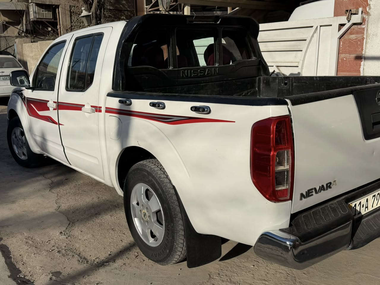 بيكم نيسان نيفارا موديل 2008 سياره مكينه وكير واكسل كله كامل  كير اوتماتيك صدر جديد سياره جاهزه مكفوله من اي حادث بس بيها مكانات صبغ قطع رقم انكليزي بسمي سياره سنويه مساقطه هزه جديده سياره نقصها بس تبريد الراديتر  مضروبه سعرها 83 وبيها مجال مكاني بغداد الامين 
***********
