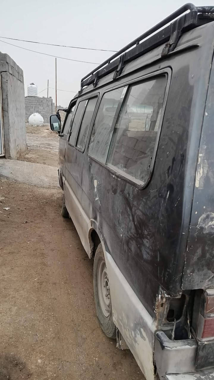 السلام عليكم كيا بسته موديل 93 رقم بغداد ورقي غرامه عليها 400 وهيئه من ال 23 المشتري يدفعهن ماكينه بها خيط بخار بدون تنقيص جير واكشن زينات السعر 3 مليون وبيها مجال رقم الهاتف ***********
