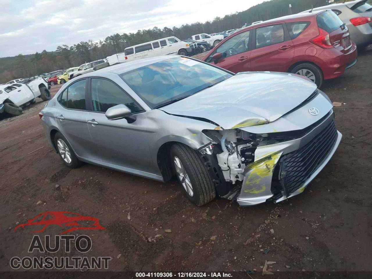 كامري 25 سلفر  كلشي واضح رقم بغداد شرط التحويل ماشيه 24 الف ميل السعر 210 وبيها مجال الشراي اتصل علا *********** المكان الحويجه الحلوات
