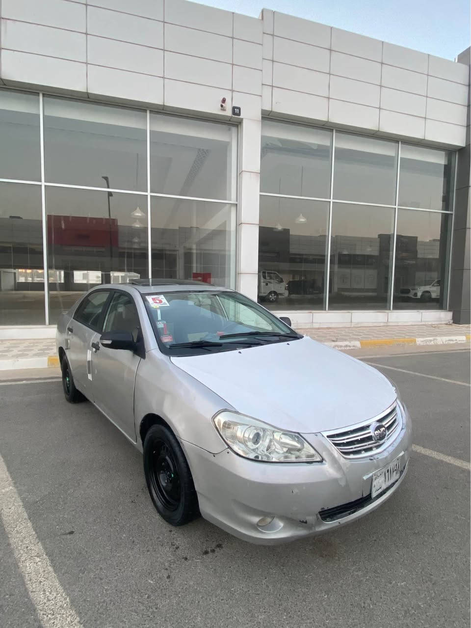 BYD G3 2013 
خوار هه موو بازار 
٢٣ $ معامهله بلاششش
گير و مه كينه كرولا 
گير ئوتوماتيك 
فول موصفات 
سلايت 
ناو زه رد
ئاوينه كاره با
لايت عه ده سه 
جوار جام كاره با
قفل مه ركه زى 
ته بريد كامل ئه شياى پيوه يه 
گيج ئه ليكترونى 
جوار تايه و ويلى لوك 
گير و مه كينه به شه رت
سه ياره كه ره قه م بغداد حاسيبه ى له گه لايه 
به شه رتى ئه وه ى مالى كه س نه بيت 
پاره ى كه سى تيا نه بيت 
موس و براوه به شه رته 
ده عمى دواى هه يه 
شان و سه قفى وه ك شوشه وايه هيجى پيوه نييه 
سه ياره كه زور مه زبوته 
كاره بايات كامل ئيش ئه كات 
بانزين هه ر ناخوات  مالى فه قيره 
پاره ى ئؤپليكه 
سعرى ٢٣ $ معامهله يه كى برايانه 
ژم *********** واتساب
ژم***********
سه ياره كه له سليمانييه 
قيست  و قه رز و ئالو گؤر ناكه م 
موشته رى ته له فون بكه 
به نامه و كؤمينت معامهله ناكريت له گه ل ريزم السليمانية, العراق
