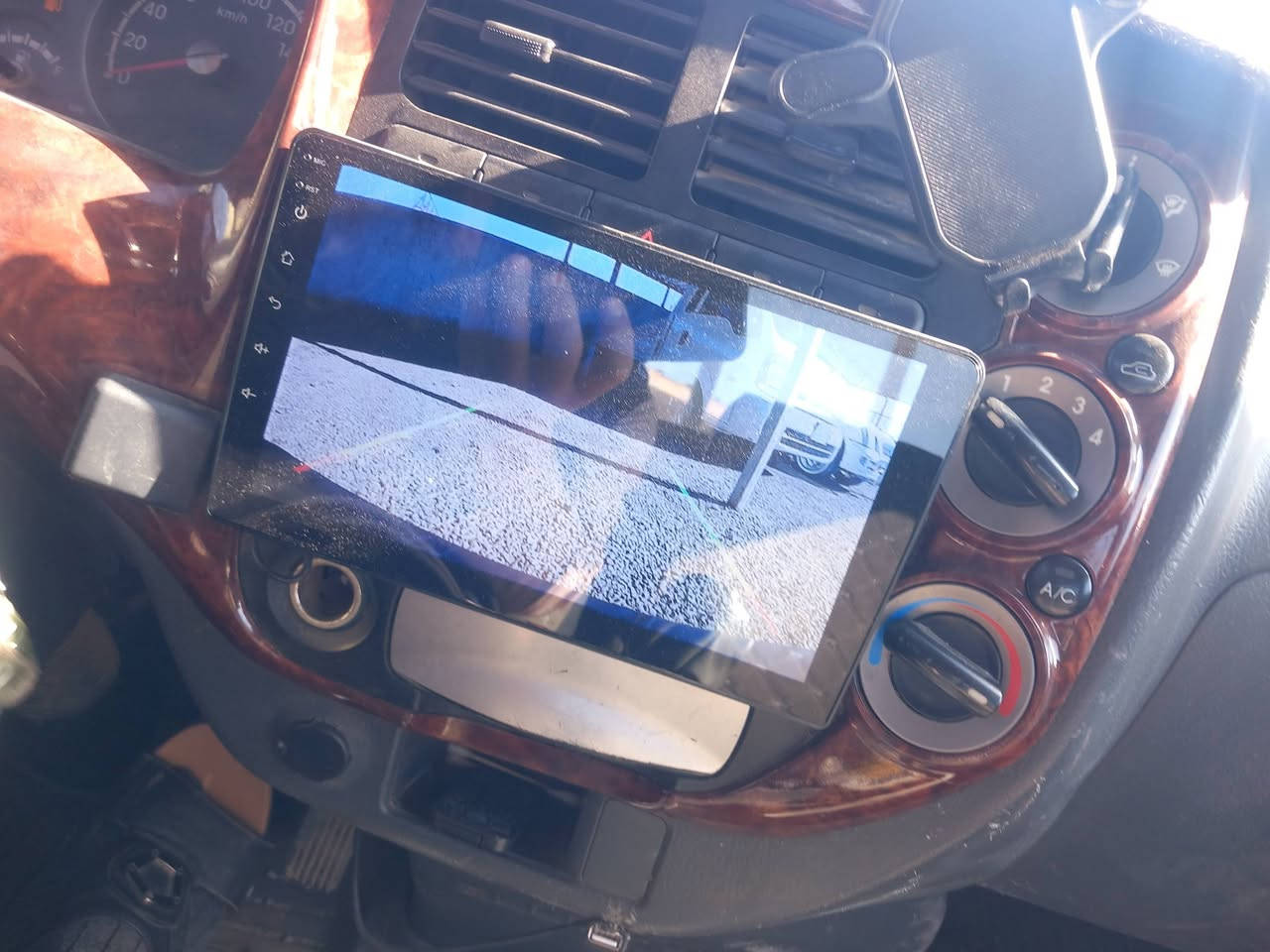 السلام عليكم اخوان سياره البيع موديل 2010 رقم بغداد تحويل مباشر سياره جاهزه سنويه جديده سياره بيهه صبغ بسيط محرك وكير وكسن شرط سعر 90 وبيهه مجال بسيط عنوان الانبار القائم ***********
