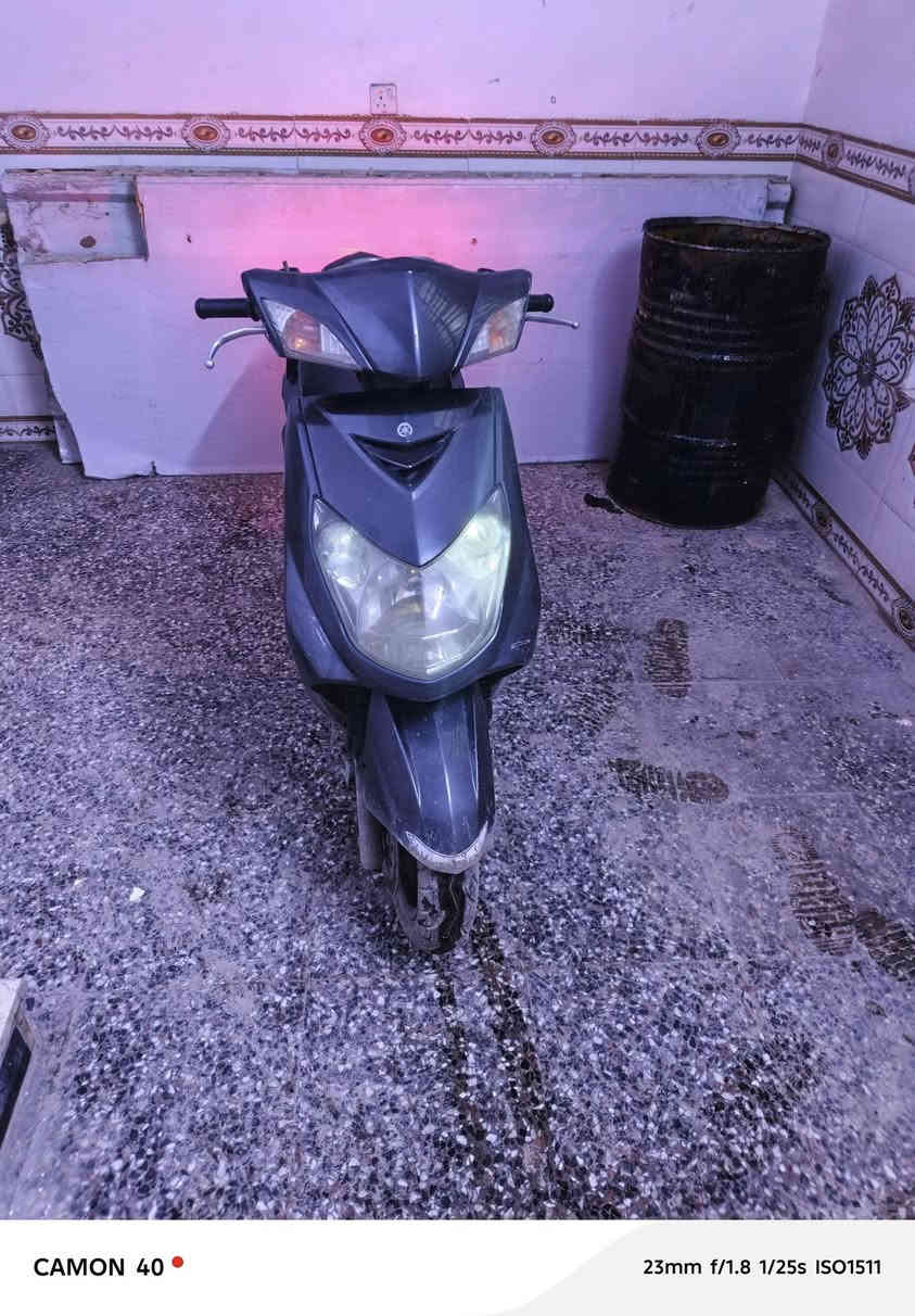 الدراجه خير من الله مكينتهه ناعمه خرسه 

كابريتر جديده فاكيوم جديد سلف جديد 

كهربائيات كلهه شغاله 

الدراجه وصخه ممغسوله صار شهر 

مكاني بغداد سعرهه 600 وبيهه مجال 

***********
