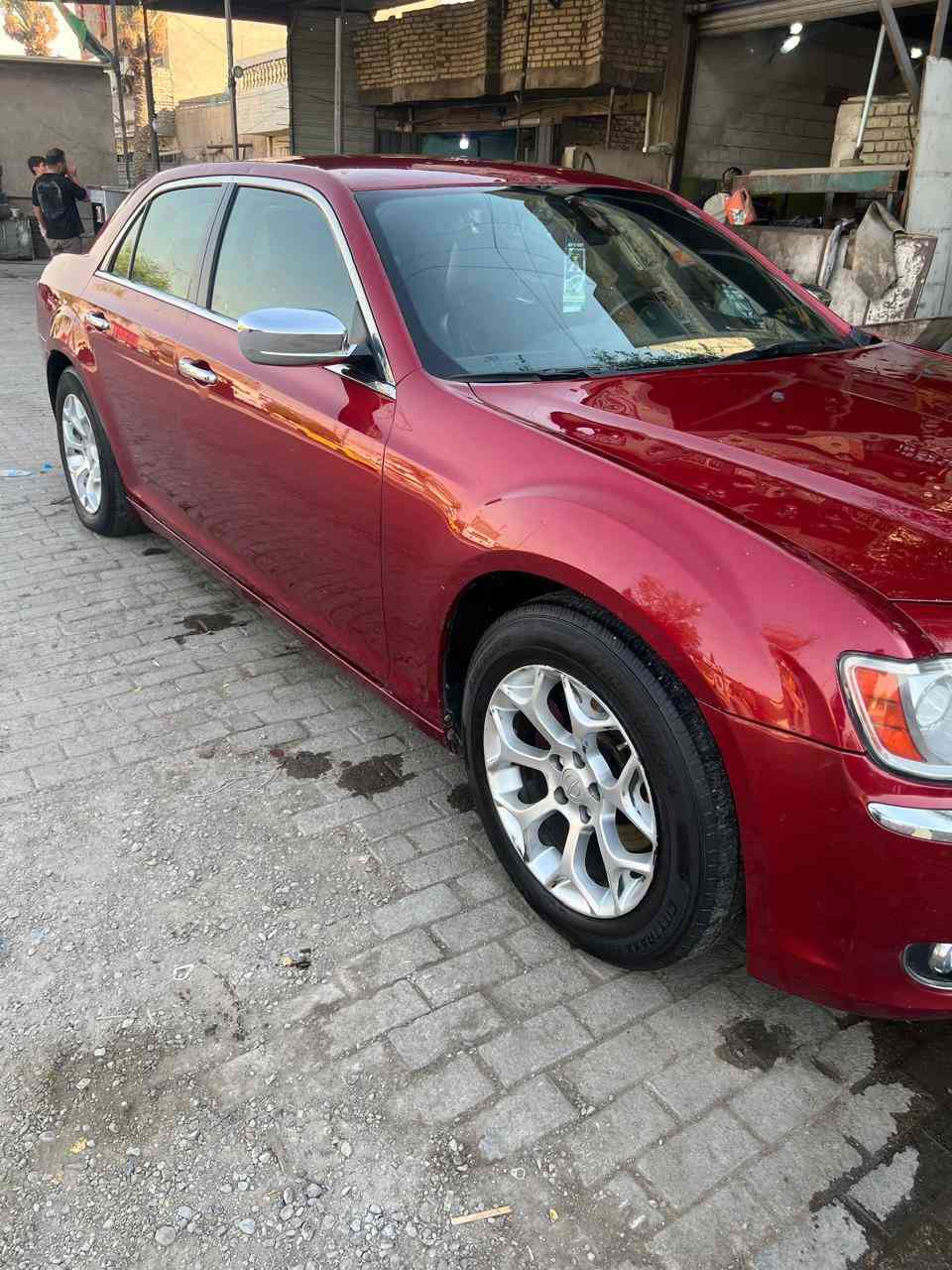 موديل ٢٠١٢ أمريكي كلين سياره كفاله من صبغ وتبديل فقط بس حالوب مال الديوانيه سياره ابسمي هزه جديده مكينه كير تبريد كفاله وين وماتريد اخذ سونر غير هذا الكلام اتحمل السونر فقط بس الهلال الخلفي صبغ اثر انفجار التأير السعر ١٤٠ وبيهه مجال حك الجيه عنوان مدينه الصدر داخل *********** سياره فول ماعدى الفتحه
