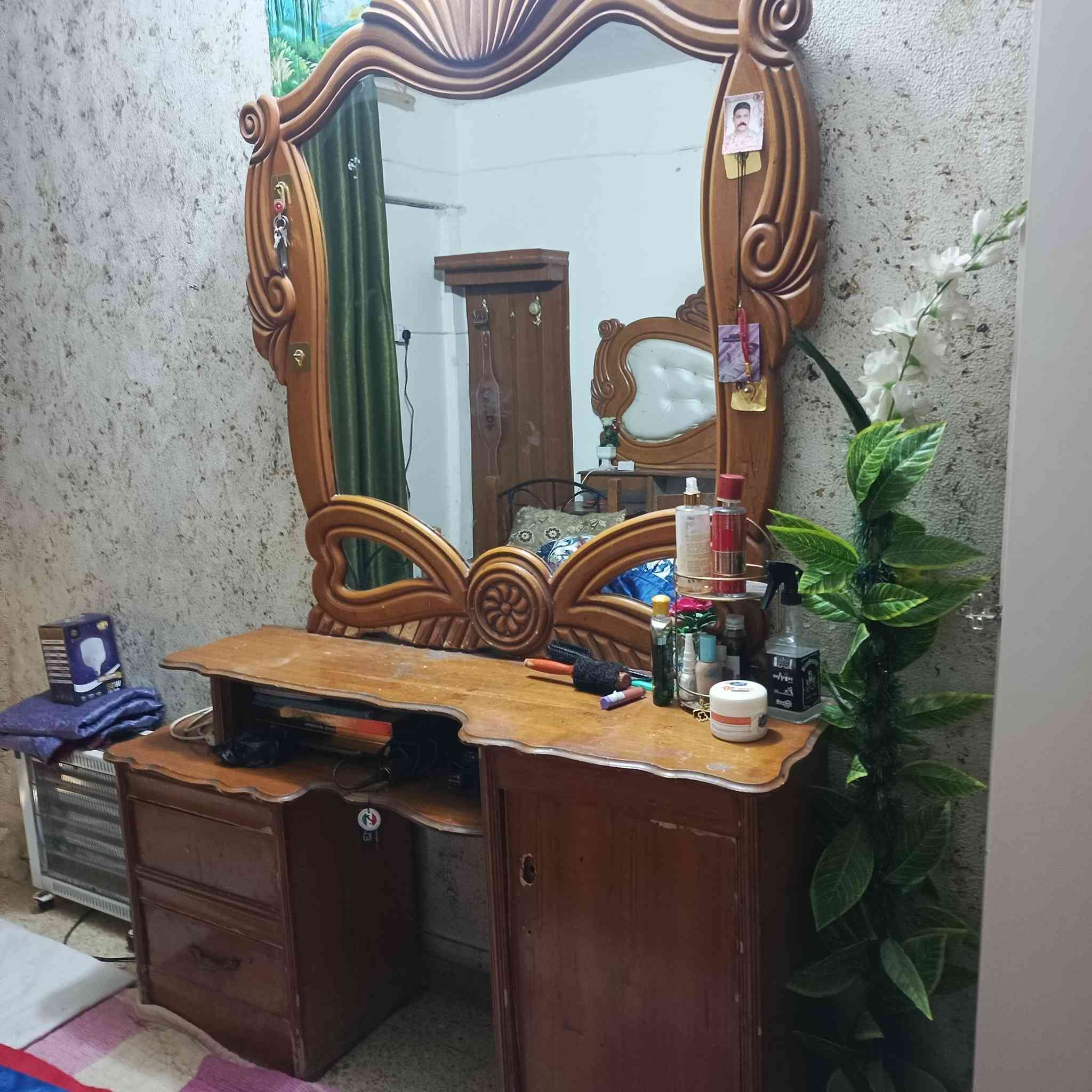 غرفه بيهه اضرار على حطت ايدك تاخذهه ب300وبيهه مجال


**إذا كنت صاحب هذا الإعلان وتريد حذفه لأي سبب، رجاءا أرسل رسالة إلى الدعم الفني**