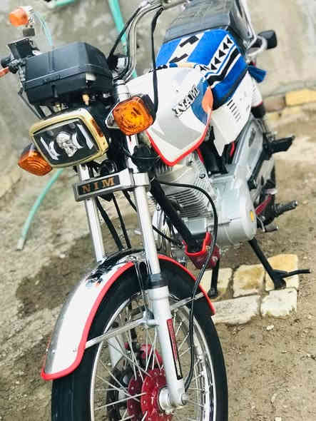 السلام عليكم دراجه لبيع موديل 21 وراقه ضايعه يعني كلك كفله لك عشارين  وسعره 600دراجه نضف من الصوره محرك ما مفتوح دراجه مال جناي 
***********
