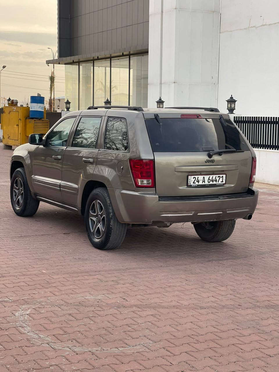 عربي / کوردی 
کورك : ***********
رقم تلفون : ***********
رقم بي واتساب : ***********
سعر : 78 ورقە و مجال بسیط 
عليهاغرامە :  200 $ دولار  غرامه  ينزل من سعر 
للبیع او مراوسە جیب لاریدو مودیل 2005محرك 6 سلندر حجم 3700 مرغوب تبرید شغال ثلج قطعتین شاشه اندرويد کیر اوتوماتیك صبغ عام جمالي بدون  دواخل وسیارە کیر و محرك  وتبرید  و صدر امامي و خلفي جدید غرفتها جدیدة و مرتبە و  حلوە  و جاهزە بدون عیب و کهربائیات شغال رقم و سنویە جدید وتحویل و وکالە  شرط  باسمي مكان السياره ... قظاء عقرة ... بین اربیل و دهوك ..... 
ــــــــــــــــــــــــــــــــــــــــــــــــــــــــــــــــــــــــــــــــــــــــــــــــــــــــــــــــــــــــــــــــــــــ
بو فروشتن و گورینەوە جیب‌ لاریدو مودیل 2005 مەکینە 6 پستنی حەجمی 3700 مەرغوب سەیارەکە کیر و مەکینە و تەبرید و کارەبایەتی هەموی بەشەرتە سەیارەکە توندو تولە  بوياغ عامە پێش و پشت کەبسە سەیارەکە  تەخمی پێش و پاش نوێیە دینار مەسروفی تێدا نیە بەشەرت سەیارەکە رەقم و سەنەوی   نوێیە بە ناوی خومە تەحویل و وەکالە  .... شوێن ... قەزای ئاکرێ .... اكر, نينوى
