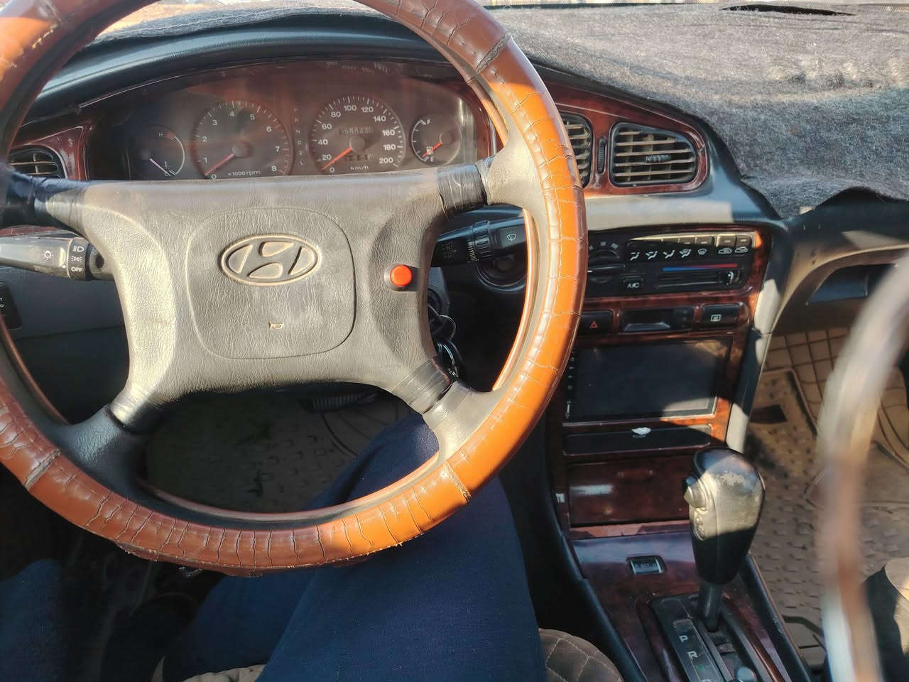 السلام عليكم سوناتا تو 93 رقم بغداد سنويه 26 كير اوتماتيك محرك امسكر لا تنقيص ولا تبخير جام كهربايات كيجات كله شغاله  صدر امامي خلفي جديد تخم تاير السعر 35 وبيه مجال  مكان اسود ***********
