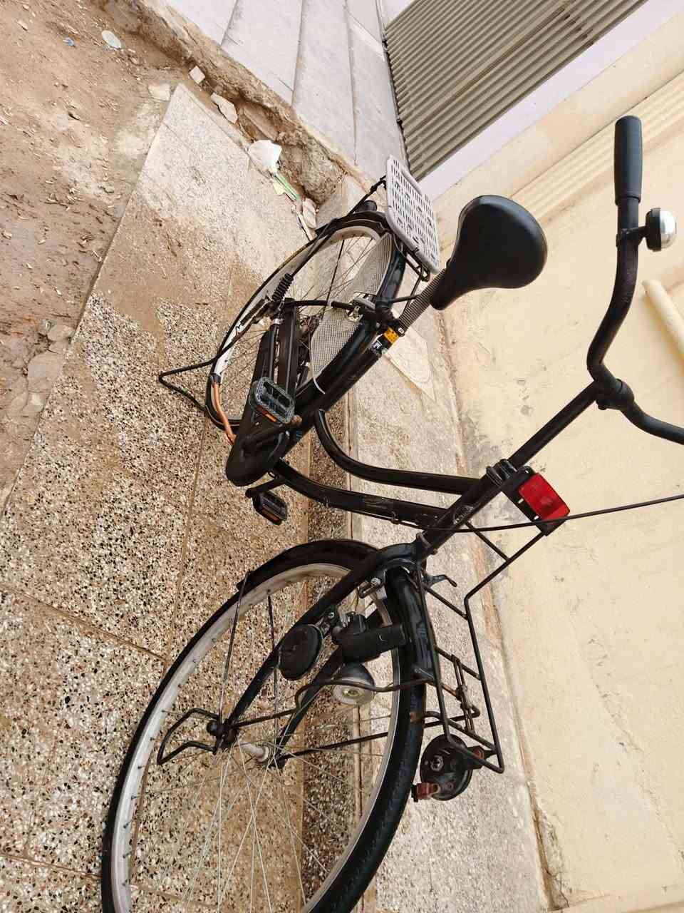 سلام عليكم
باسكل للبيع مديل 19 لون اسود انضيف 
الباسگل اخو الجديد وياله موس جوابه جدد 
الباسكل بي داينمو وغارض هواي كدام عينك 
مكاني نجف حولي 
السعر خاص او ع ارقم *********** وتساب
