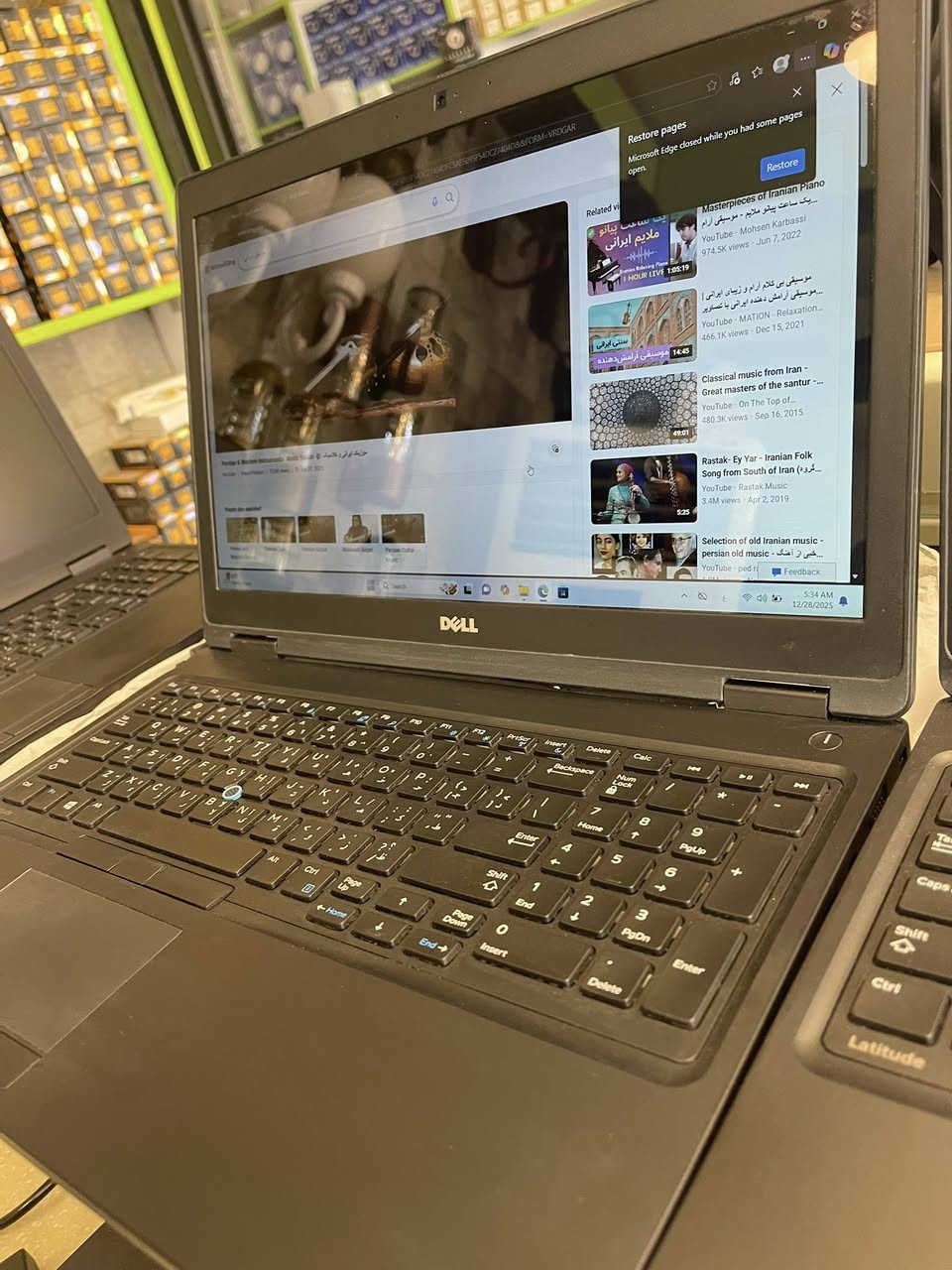 Dell latitude 5580
Core 7
Gen =7 HQ
Ram 8
Hard=256 ssd
كارت شاشه خارجي =2 كيكا نوع نيفيديا 
FHD=1920*1080
حجم شاشه =15,6”
***********
