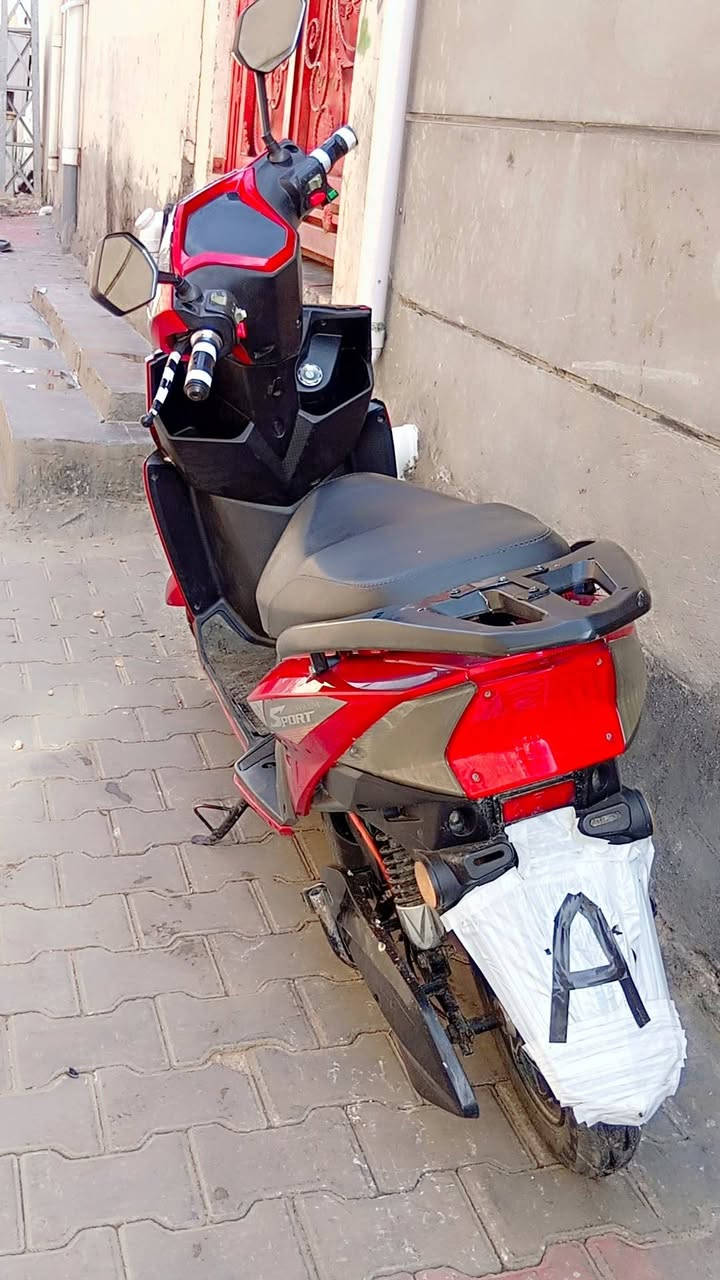 بايسكل شحن اللبيع بطاريات ٥ يقرا من ١٠ وجوه يعني ٨ ونص ٩ ونص  كشرة نضيف شاشه اكترونيه  تخم تايرات جديد كهربايات شغاله كلشي ميعتازه سعر جده مناسب ٥٠٠ الف وبي مجال اتصل مارجعك ***********
