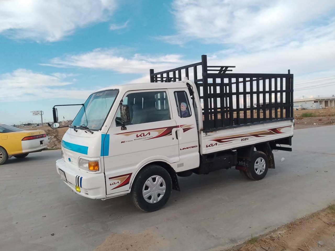 سلام عليكم سياره كيه بنكو موديل1996 الابيع سياره جاهزه من كلشي كهربائية شغاله تخم تأير جديد كير او مكينه خير من لله اكسن او شاصي كفاله عامه رقم سياره بصره او راعيه بل ناصريه يداور ثاني يوم سياره مكاني ناصريه الاستفسار على رقم الهاتف:***********
