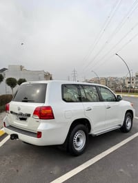 لاندكروزر GX • ٢٠١٣ • ١٠٤٠٠٠ كم