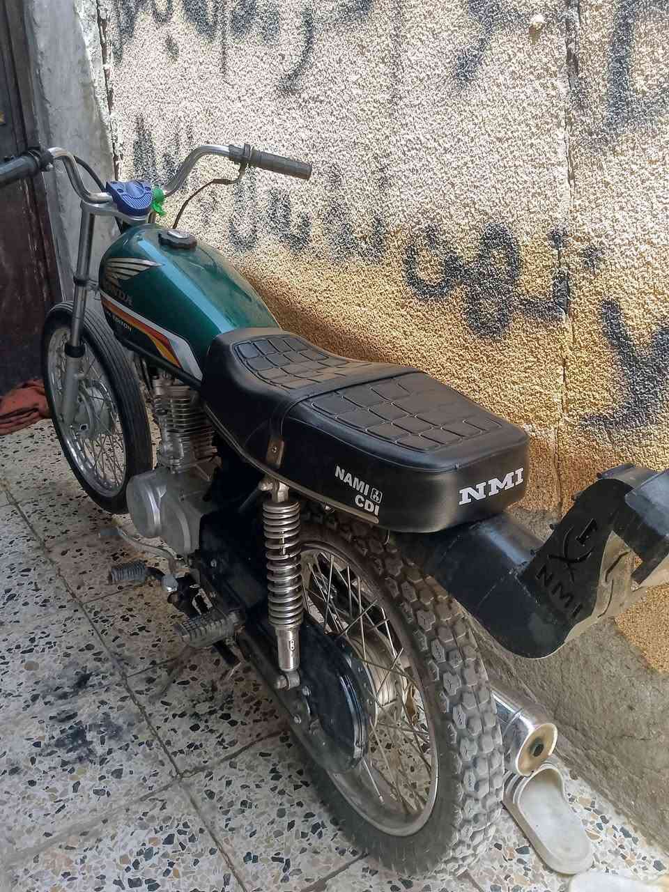 السلام عليكم نامه شلامجه موديل 25اوراق دراجه بس كام شفت بيه وياله ثنين جديد سعر 525بيه مجال ترهم مراوس ب كامله *********** مكاني حله محاويل
