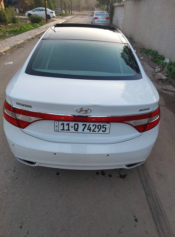 سلام عليكم ازيرا 2012خليجي vip فول مواصفات
فتحه بصمه دخول ذكي قطعتين تبريد داخل جلد بانوراما كشن  كهرباء مري شفط اشاير بالمري  منظومه زينون بصمه ابواب ٥ ويل كب تخم تاير حداديه شركه مماشيه هواي السياره نظيفه حيل تبريد تدفئه شركه كشنات تدفئه وتبريد فول الفول بيها ٣ قطع كلير بدون اي دواخل مكفوله من الدواخل 
السعر 107 وبيها مجال 
*********** بغداد, العراق
