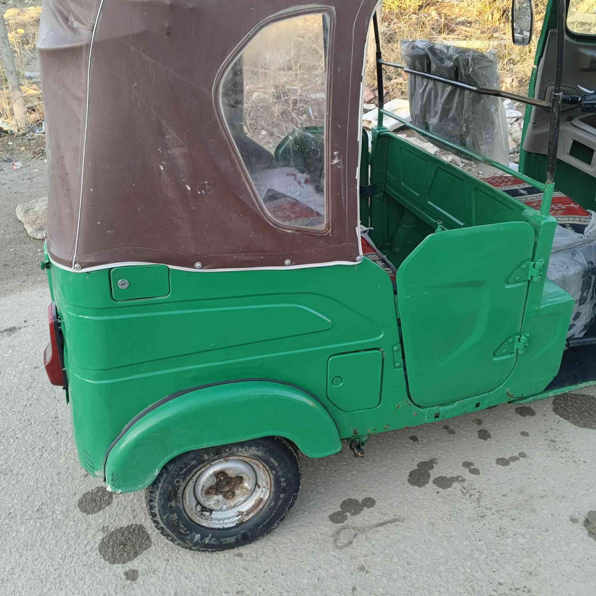 سلام عليكم مديل ٢٢ ارواق غبور القلم مصبوغ عام مكينه مفتوحه سعره ٦٥٠٠ وبيه مجال  مكلف بل نشر وهذه رقم راعيه*********** تكتك كلشي موضح بيه
