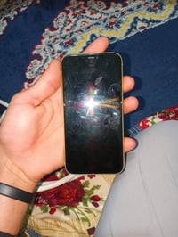 اللّٰه وبركاته شباب جهاز ايفون ١١ عادي مبدل شاشه فقط بطاريه ٦٨ ذكره ١٢...