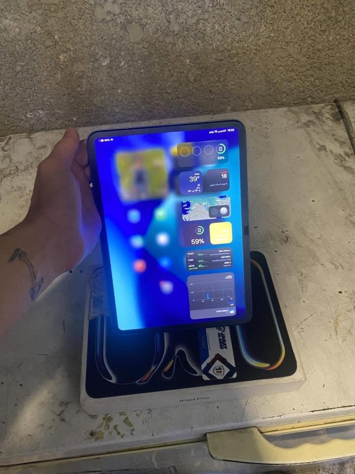 ايباد m4جديدًً سعر مليون 100
جهاز نضافه فول غراضه كلها كامله 

ويا سماعه ببجي كامله تواصل 

مكاني بغداد كراد 

*********** واتساب فقط
