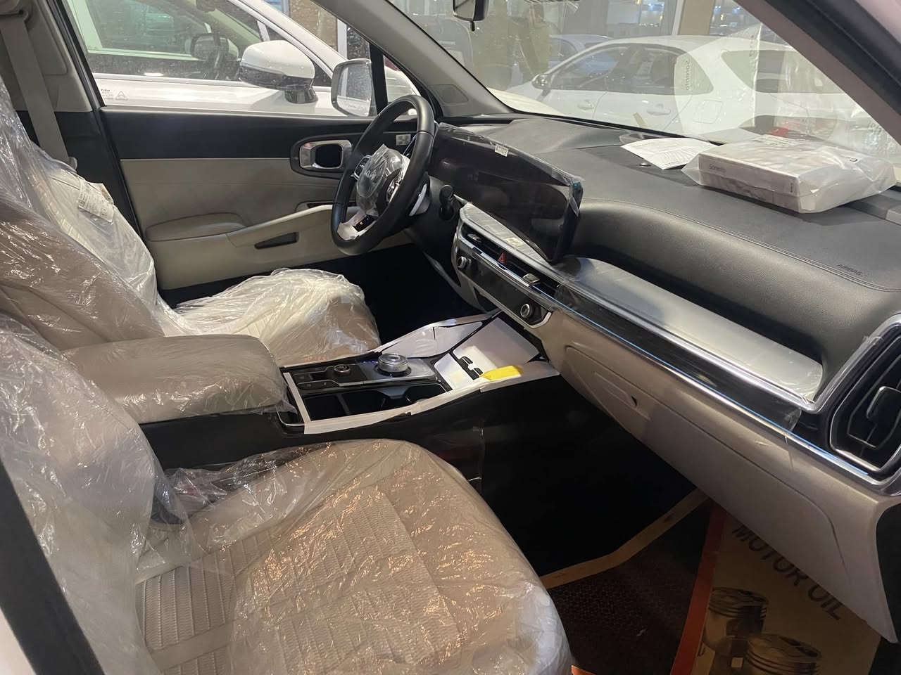 السلام عليكم ورحمة الله 
سورنتو موديل 2025
ضمان 5 سنوات او 100 الف كيلو 
الواصفات 
5 كامرات 
ويل 20 
داتشو 
صندوق كهرباء
ماشيه 5 الالف 
السعر 340 
مكان السياره بابل 
***********
