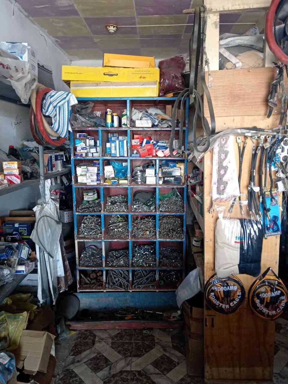 السلام عليكم محل للبيع ادوات احتياطيه لسيارات الايرانيه والكوريه العنوان كربلاء طريق بغداد قرب جامعه وارث الاستفسار ***********
