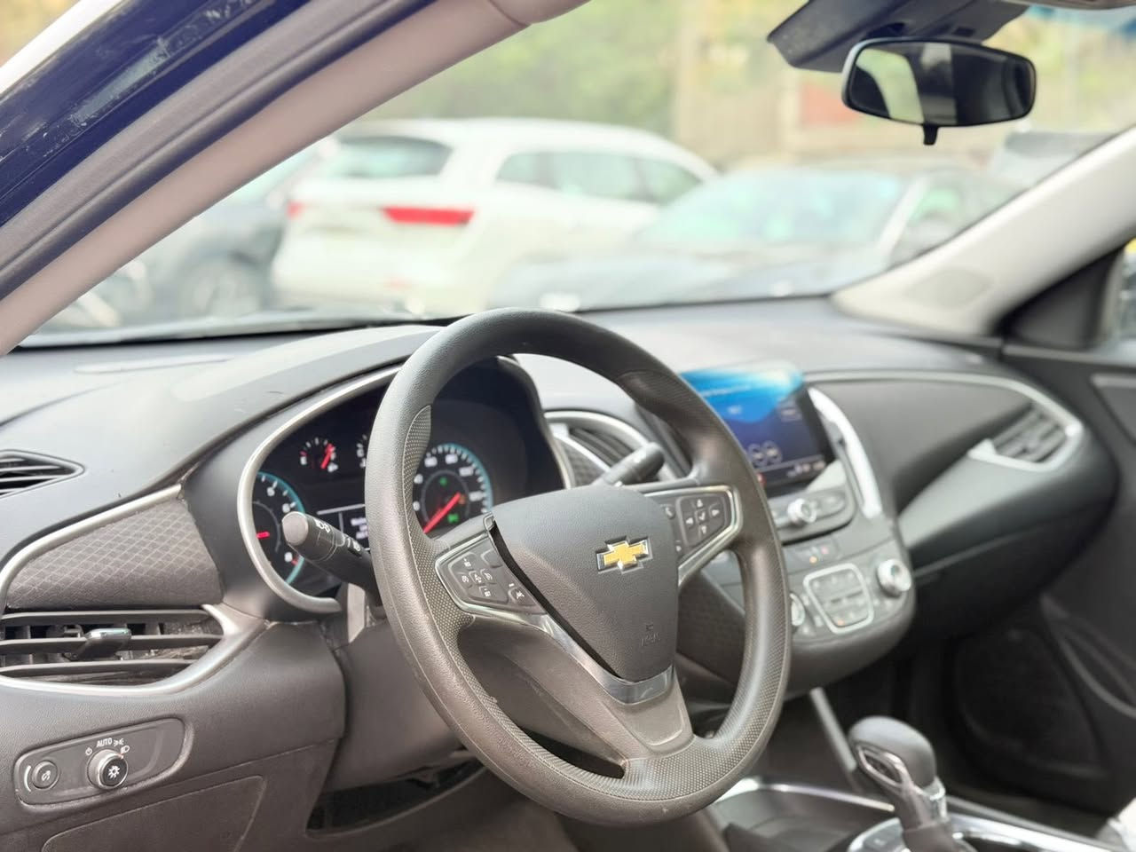 سلام عليكم 

عندي ماليبو 2025 ادخال جديد 

مايل 5 لف فقط يعني بعده زيرو 

سياره بدون لوحات 

مصلح تصليح درجه وله 

بي 5 قطع صبغ فقط 
           قطعتين بلاد تبديل نفس لون بدون صبغ

بسمي مدخله  

السعر 108$ مجال بسيط 

مكان سياره بغداد شقق الصالحيه 

هاتف ***********
