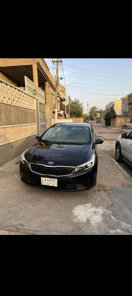 فورتي ٢٠١٧
ممشى ١٠٠٫٠٠٠ ميل 
ضرر جاملغ وبنيد سطحي السياره نظيفه المحرك والكير مكفول تايرات وصدر جديد 
سعر السياره ١٢٥$ وبيه مجال 
***********
