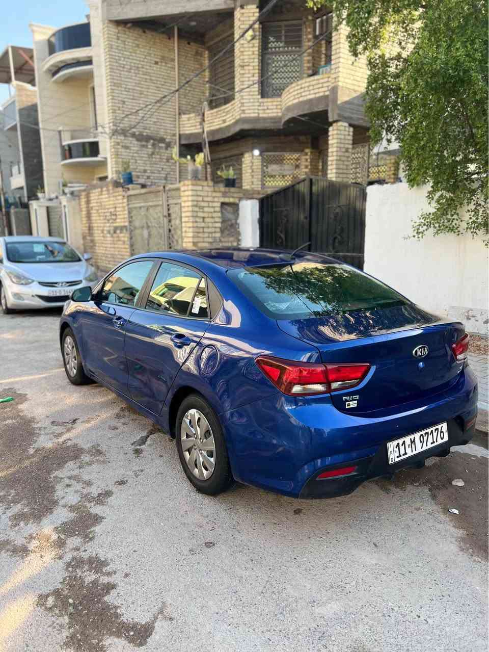 السلام عليكم 
للبيع كيا ريو 2019 حادثها الداير مال جمالغ الخلفي
محرك 1600
كير محرك صدر شرط ما مفتوح السياره خير من الله جديده بمعنى الكلمه 
رقم بغداد بسمي وهزه جديده تحويل ثاني يوم 
السياره بحاله جيدا جدا 
السعر 105وقابل للتفاوض 
*********** المحمودية, بابل
