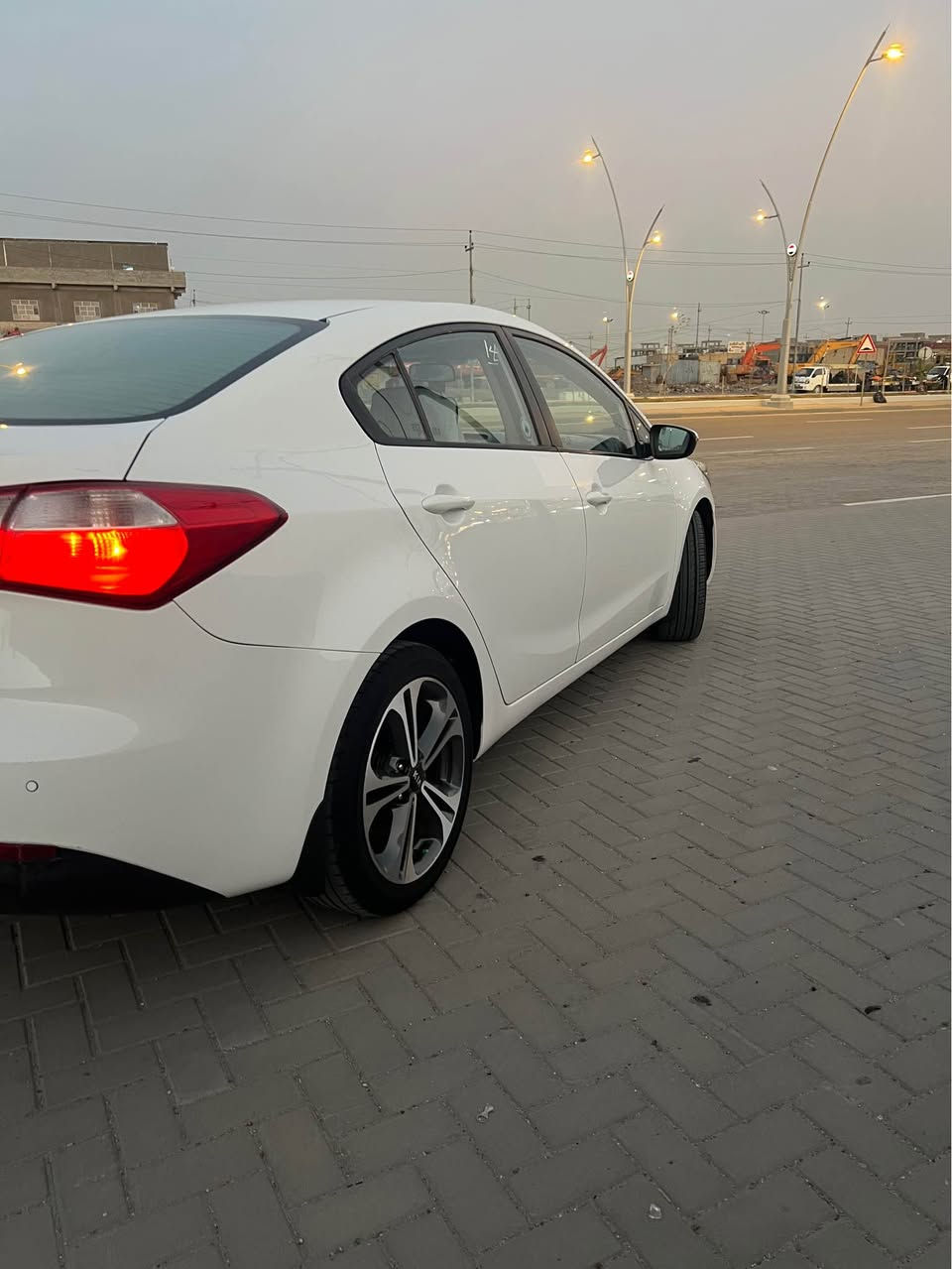 سيراتو مديل 2014 وارد خليجي كفاله من الضربه وتبديل وصبغ مكينه جديده 1600 حداديه جديده تخم تاير ويل كب جديد رقم اربيل جديد سنويه 30 سياره اي نقص مابيها سعر 127 مجال قليل كلش مايعجبك سعر اعبر منشور رقمي *********** مكاني حيانيه شارع 60 البصرة, العراق
