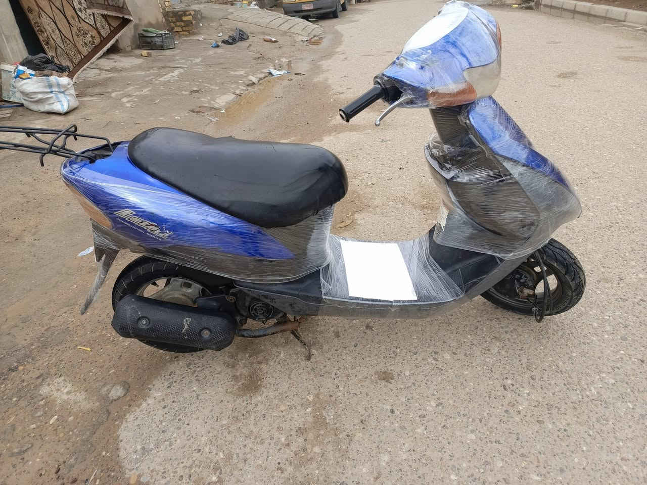 سلام عليكم دراجه سازوكي نضيفه للبيع وكله شغاله بس عوزه باتري والصندوق مايقفل والدراجه حلوه وع البلاد والشوته فالته عنواني ميسان حي الزهراء والسعر 250وبيه مجال شي قليل وهذا رقمي***********
