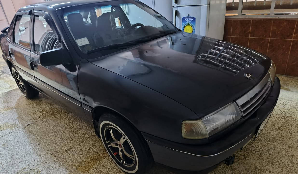 السلام عليكم أوبل فكتره موديل92رقم الماني سنويه لا28 الحجم 16 محرك وكير خير من الله صبغ عام جماليه بدون  ضرر كابون بانزين ويرمنيه شقاله شرط التحويل سعر 45وبيهامجال اي ستفسار على هاذة الرقم ***********
