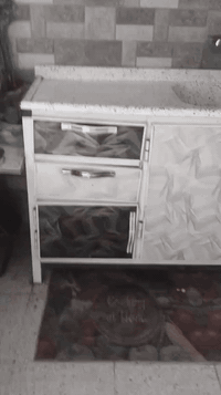 كاونتر للبيع مكاني مدينه الصدرالسعر 175.            ***********
