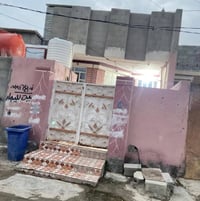 بيت • للإيجار • شارع بيتش