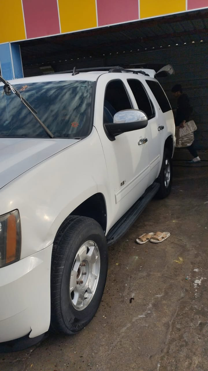 السلام عليكم اخوان تاهو ادوات ادوات ادوات موديل 2013 مكينه وكير كفاله حداديه جديده تخم تاير جديد تبريد ثلج 
اخوان اناً مكلف بل نشر 
العنوان البصره سفوان 
السعر 75 
الرقم ***********
